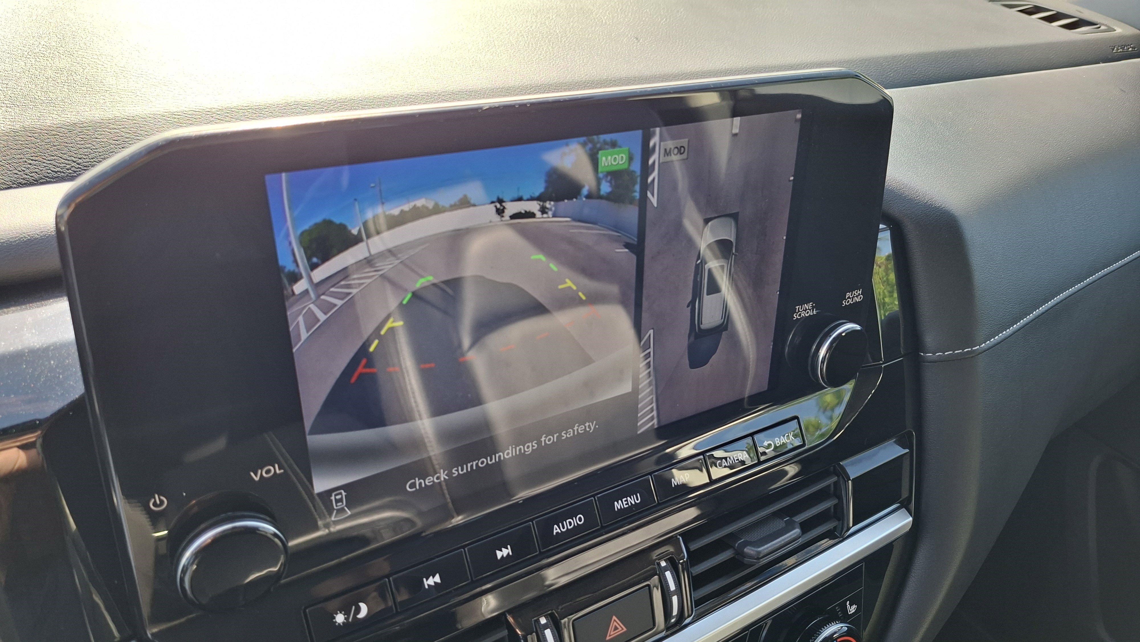 Used 2023 Nissan Pathfinder SL w/ Lighting Package (N92) image 13