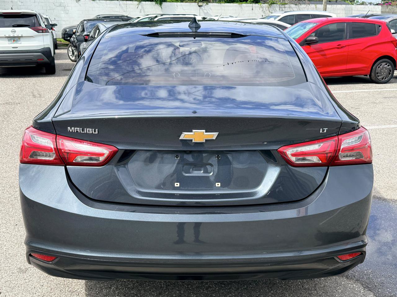 Used 2021 Chevrolet Malibu LT FWD image 5