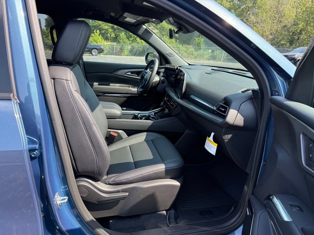 New 2026 Chevrolet Traverse LT w/ Enhanced Driving Package FWD image 7