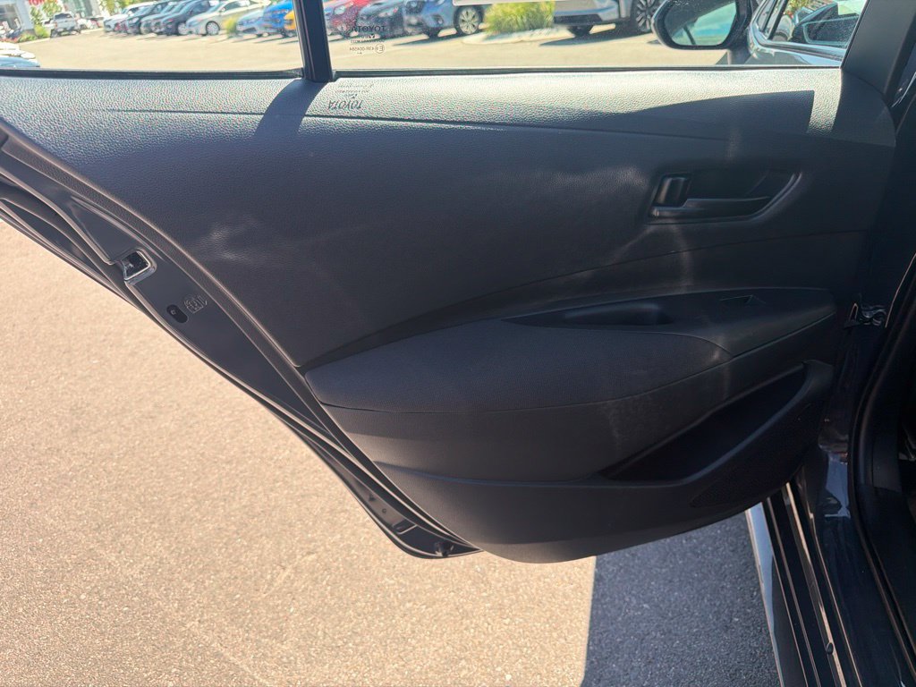 Used 2025 Toyota Corolla LE FWD image 17