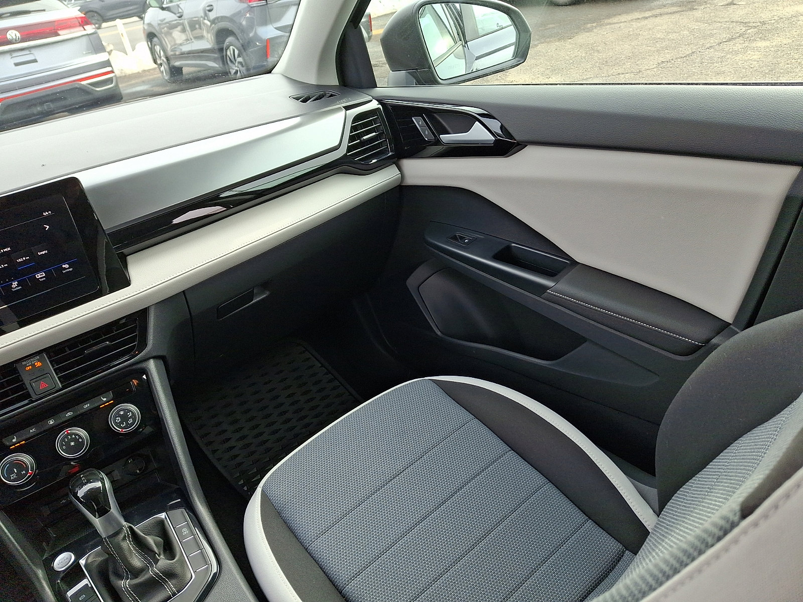 Certified 2025 Volkswagen Taos S image 12