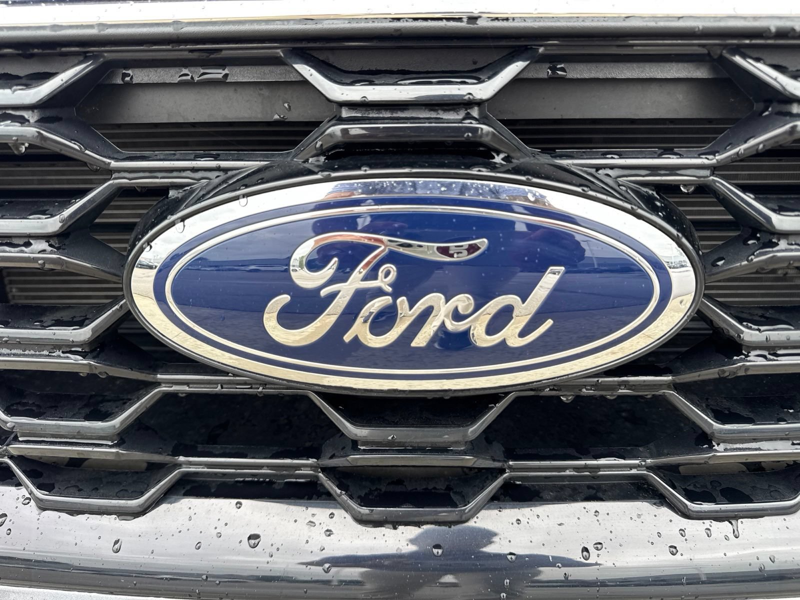 Certified 2024 Ford Escape ST-Line w/ Tech Pack #1 AWD/4WD image 13