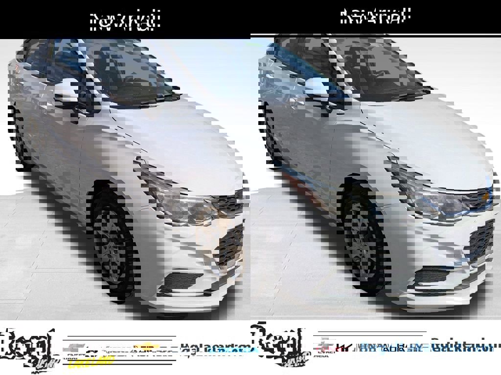 Used 2018 Chevrolet Cruze LS image 1