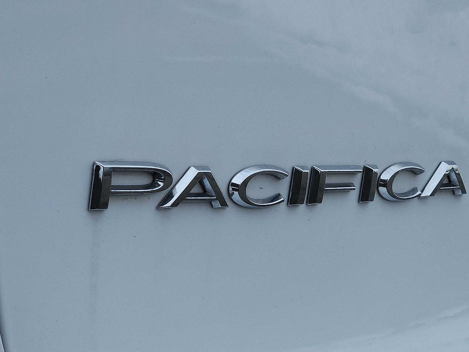 Used 2024 Chrysler Pacifica Touring-L FWD image 30