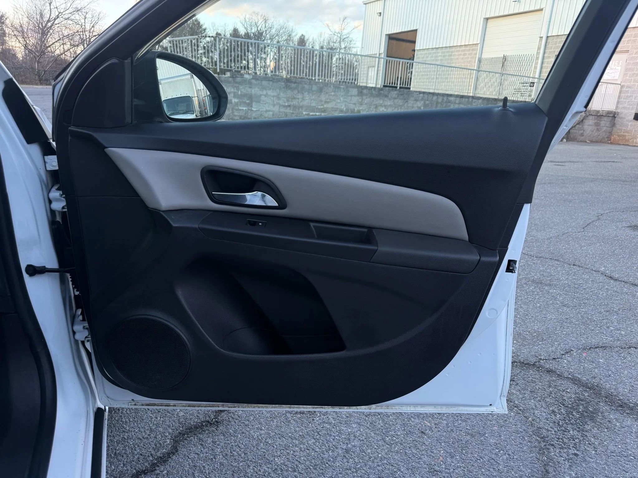 Used 2013 Chevrolet Cruze LS image 23