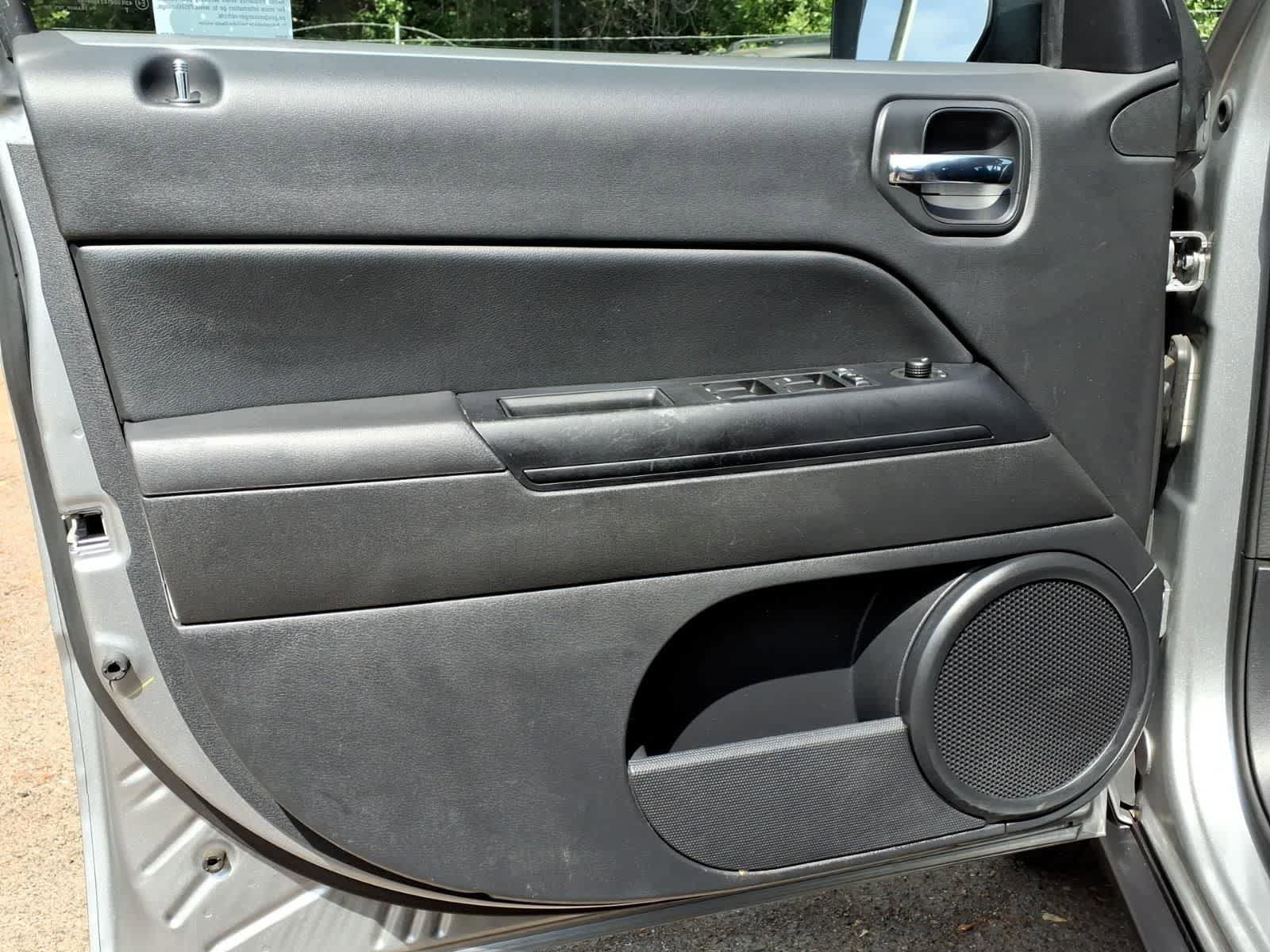 Used 2016 Jeep Patriot Sport w/ Power Value Group FWD image 14
