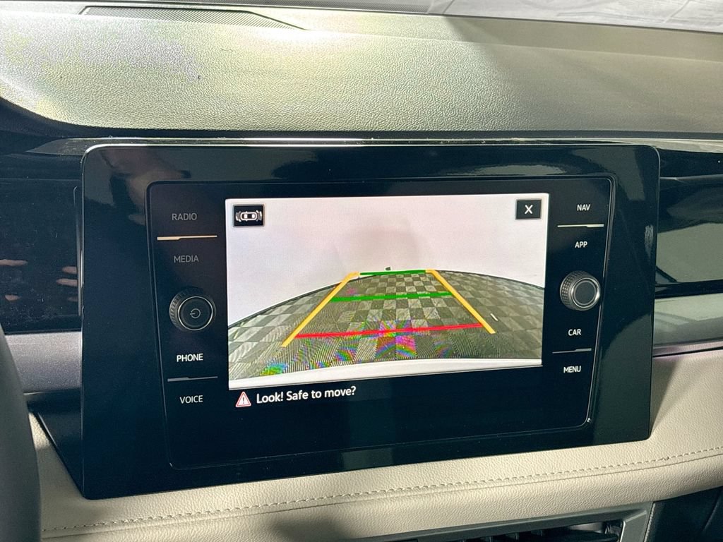 New 2026 Volkswagen Taos SEL AWD/4WD image 17