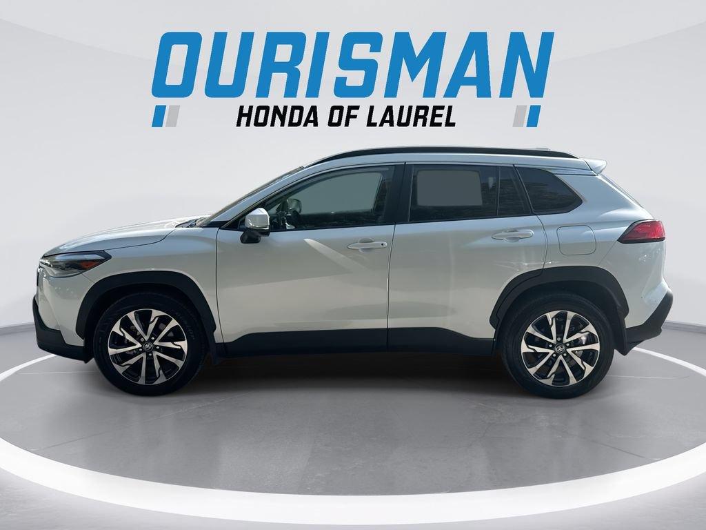 Used 2023 Toyota Corolla Cross XLE AWD/4WD image 5
