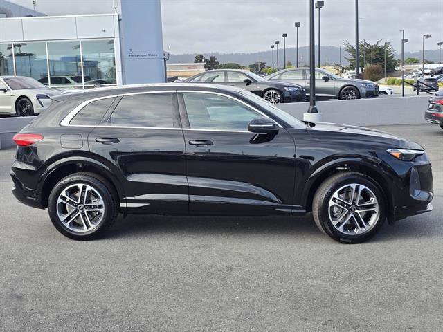 Used 2025 Audi Q5 Premium w/ Convenience Package image 36