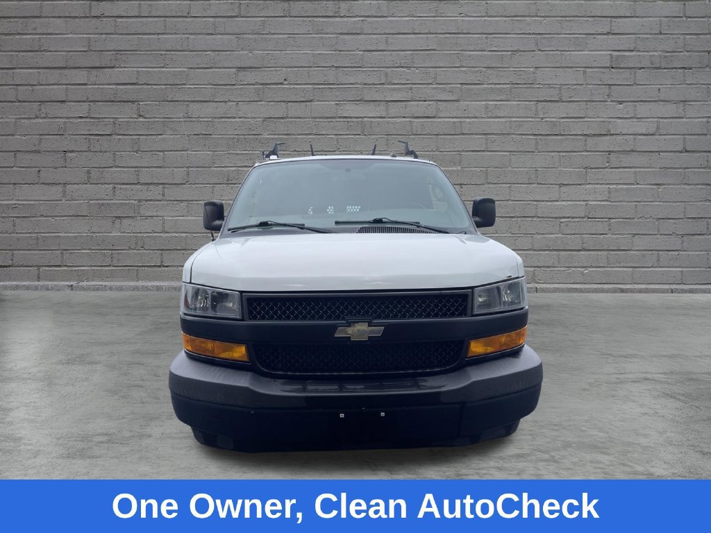 Used 2018 Chevrolet Express 2500 RWD image 2