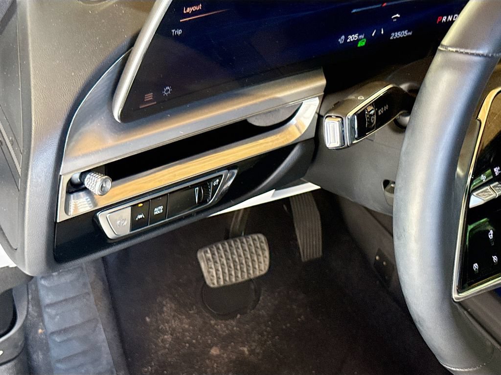 Used 2024 Cadillac Lyriq Luxury RWD image 11