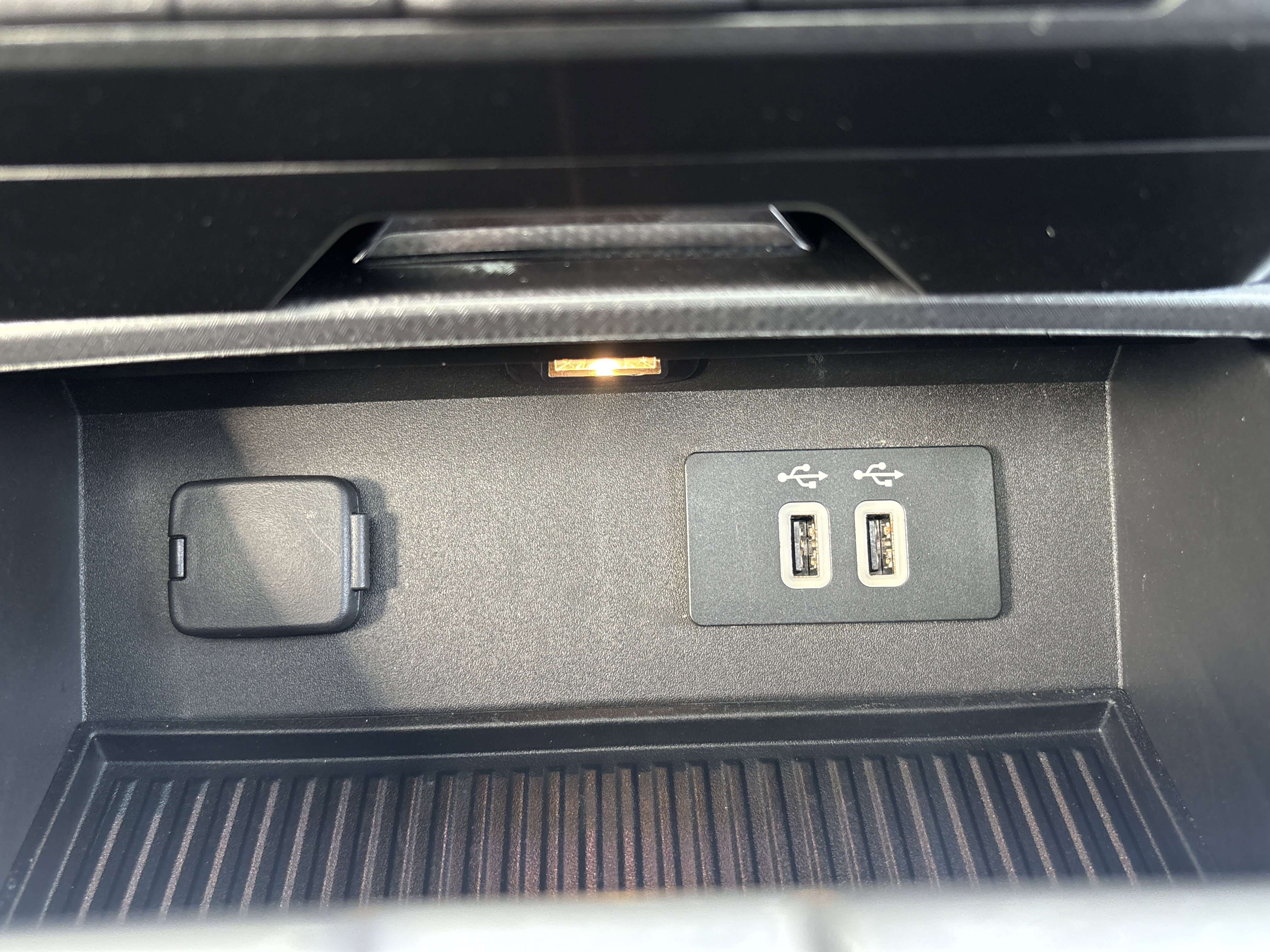 Used 2016 Ford F150 Lariat w/ Equipment Group 502A Luxury image 27