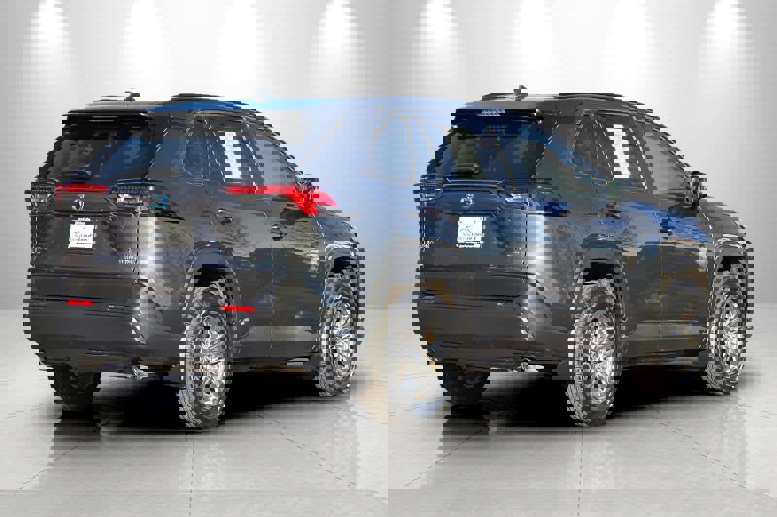 Used 2024 Toyota RAV4 LE image 3