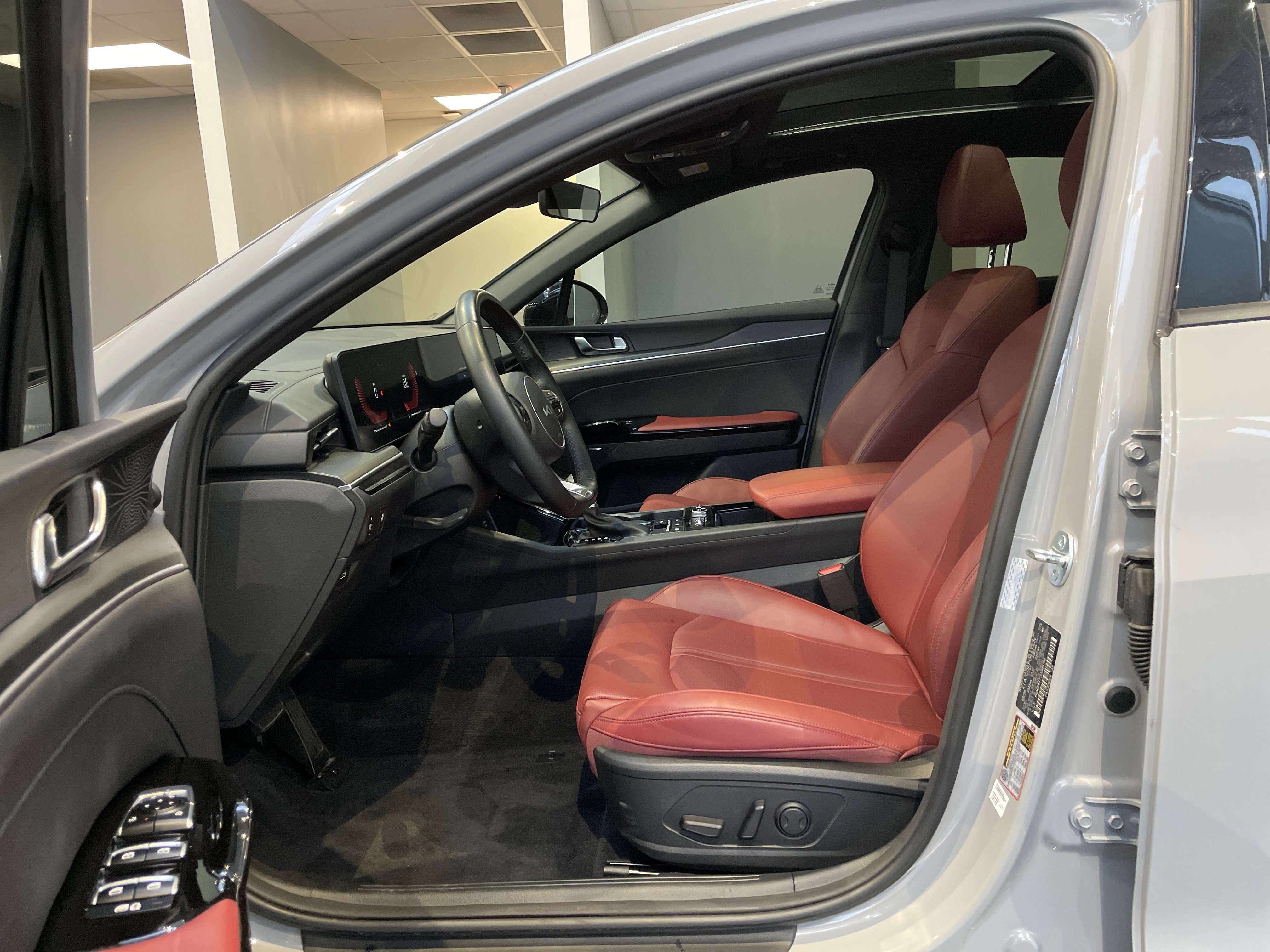 Used 2025 Kia K5 GT-Line w/ GT-Line Premium Package FWD image 25