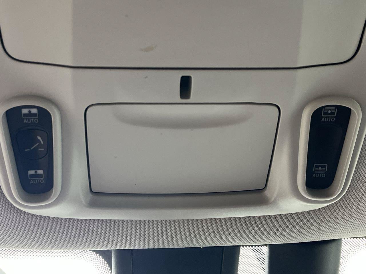 Used 2018 Chrysler Pacifica Limited FWD image 27