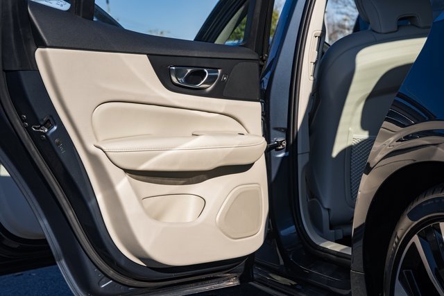 Certified 2023 Volvo S60 B5 Ultimate w/ Climate Package image 33