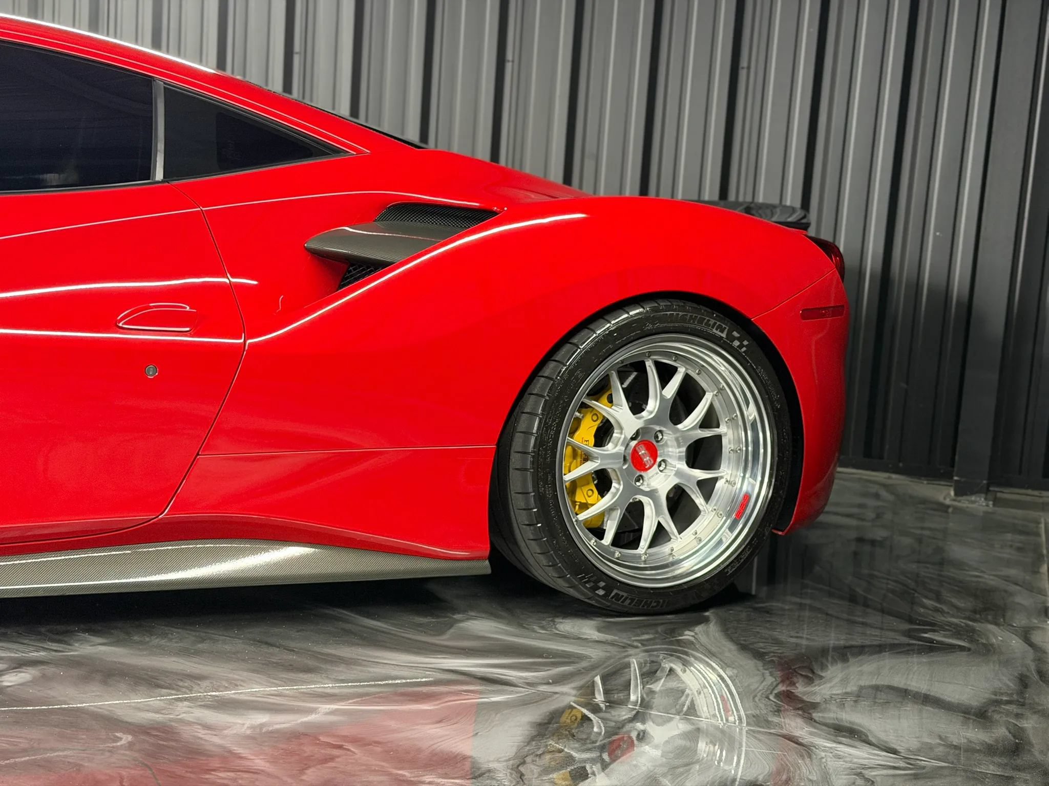 Used 2016 Ferrari 488 GTB RWD image 7