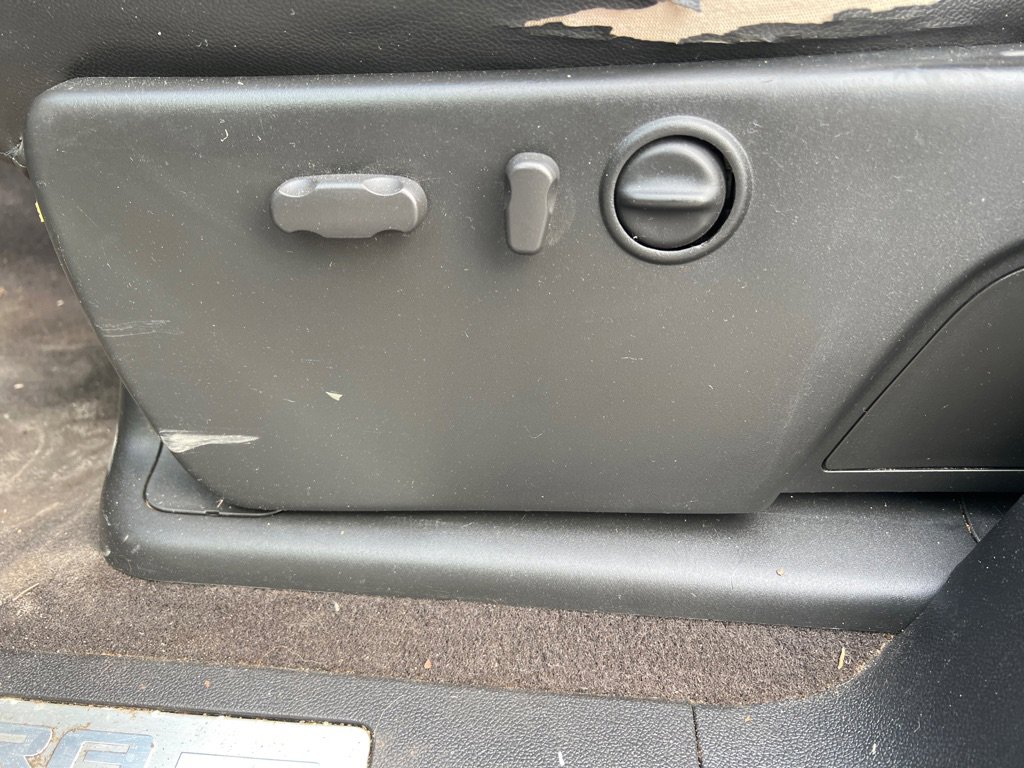 Used 2010 GMC Sierra 1500 SLT w/ All-Terrain Package image 18