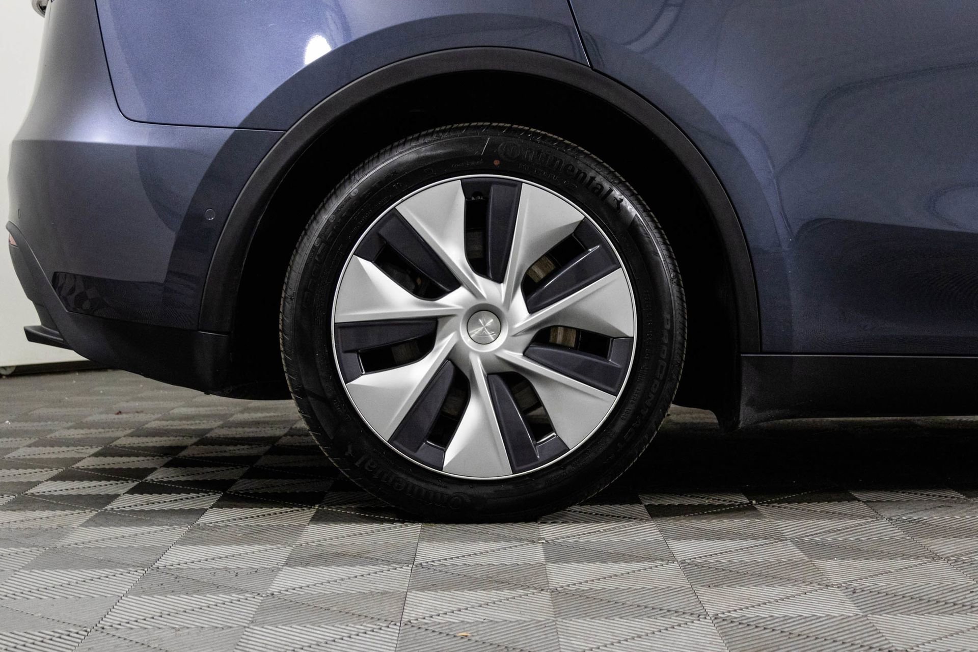 Used 2020 Tesla Model Y Long Range image 44