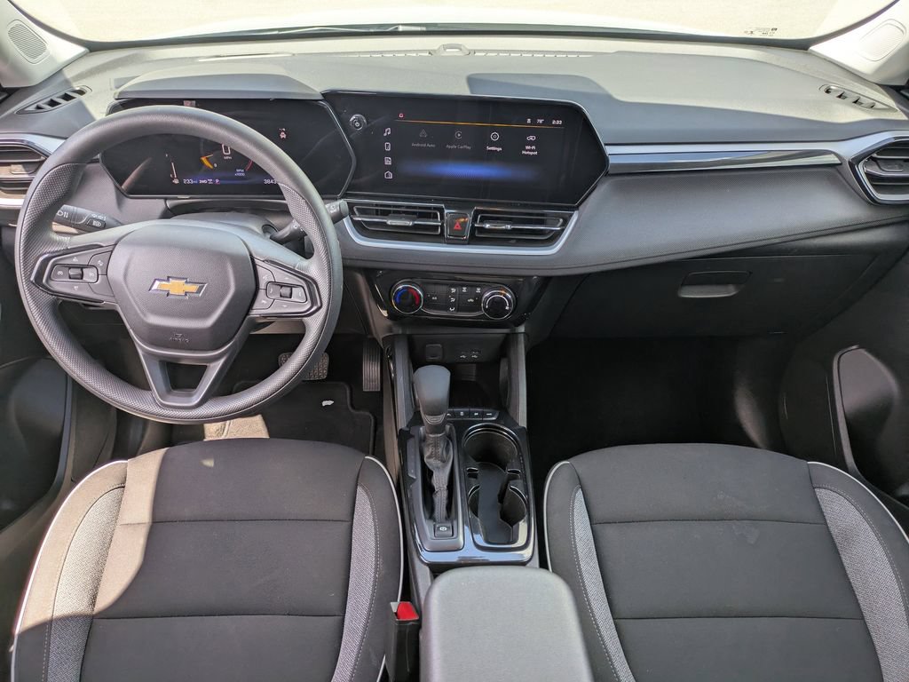 Used 2025 Chevrolet TrailBlazer LT AWD/4WD image 14