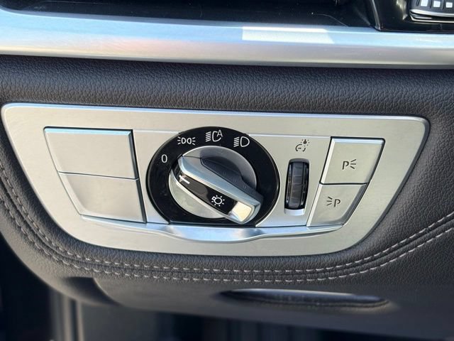 Used 2022 BMW 740i xDrive AWD/4WD image 26