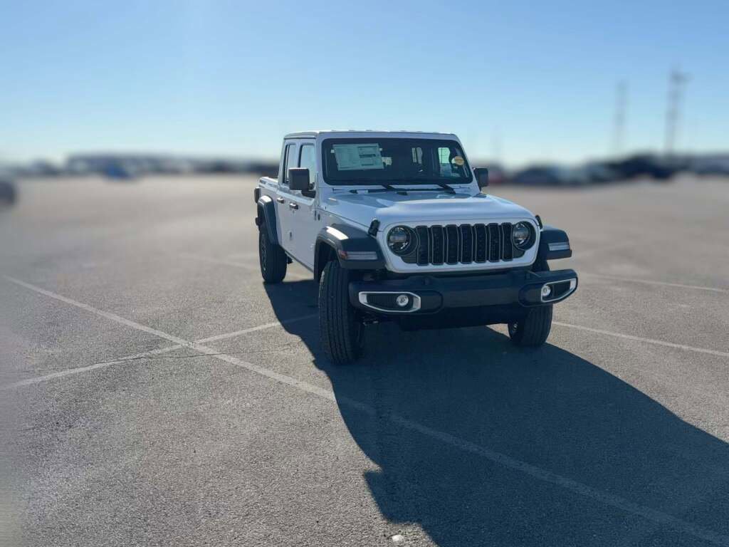 New 2026 Jeep Gladiator Sport image 17
