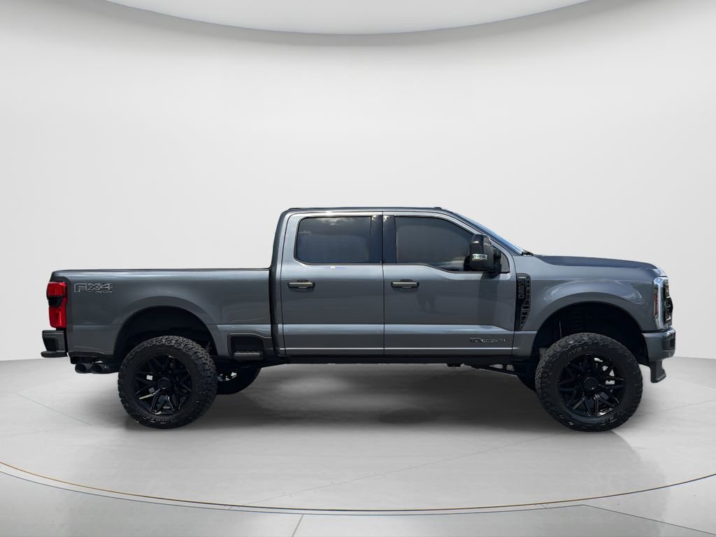 Used 2025 Ford F250 Lariat w/ Black Appearance Package image 25