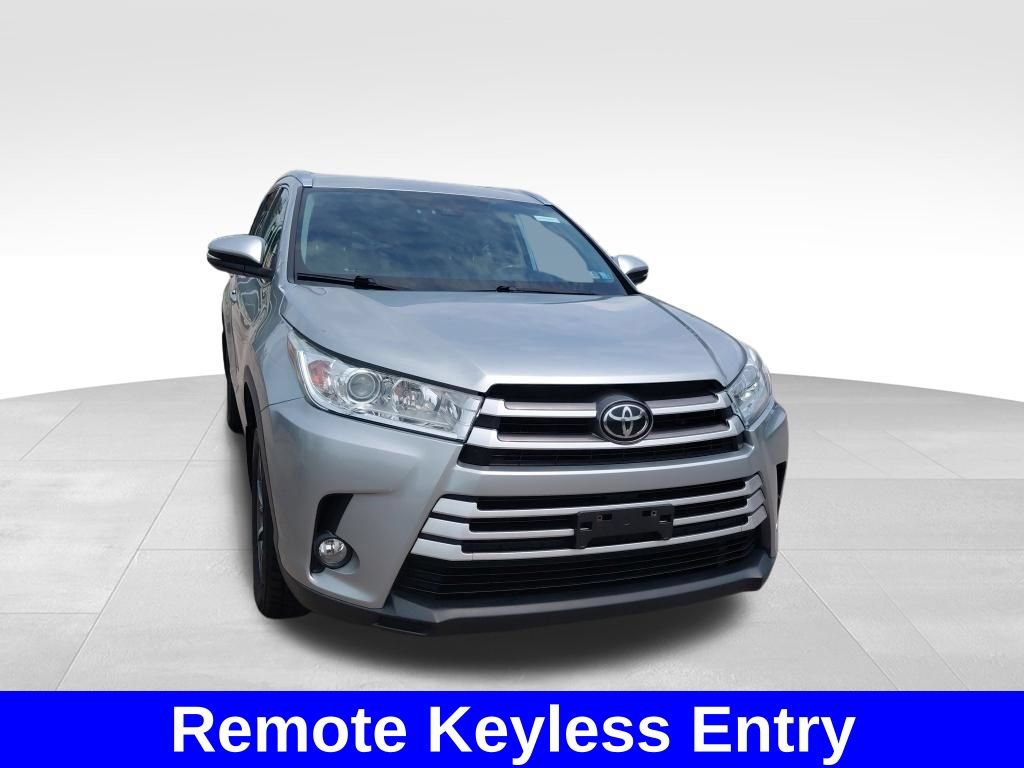 Used 2019 Toyota Highlander XLE AWD/4WD image 5