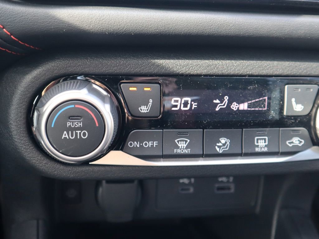 New 2025 Nissan Versa SR w/ Trunk Package image 16