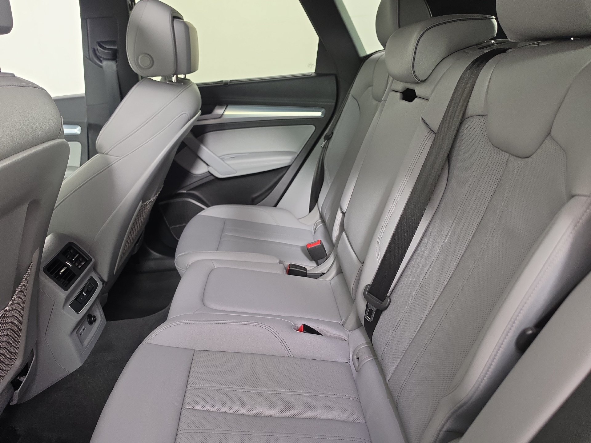 Certified 2024 Audi Q5 2.0T Premium Plus w/ Premium Plus Package AWD/4WD image 30