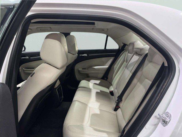Used 2016 Chrysler 300 Limited w/ Driver Convenience Group image 28