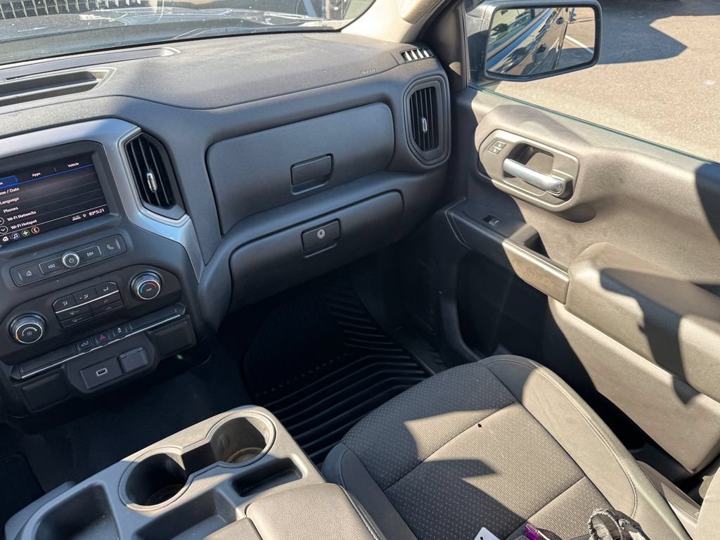 Used 2020 Chevrolet Silverado 1500 Custom w/ Custom Value Package AWD/4WD image 15