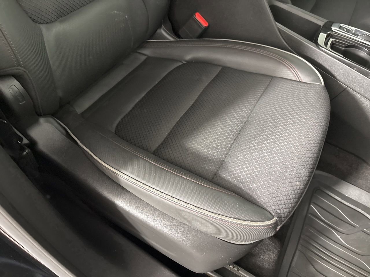 Used 2023 Chevrolet TrailBlazer RS w/ Sun and Liftgate Package FWD image 27