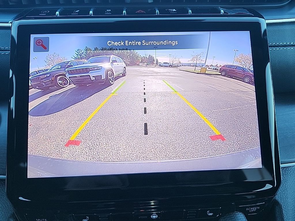 New 2025 Jeep Grand Cherokee L Limited w/ Black Appearance Package AWD/4WD image 41