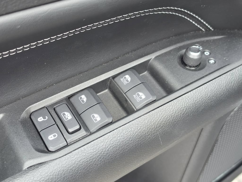 Used 2022 Jeep Compass Latitude FWD image 16