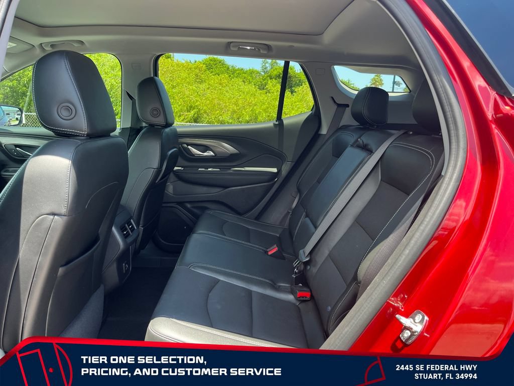 Used 2024 GMC Terrain SLT w/ Tech Package FWD image 13