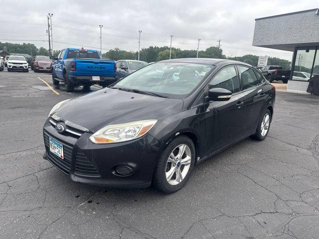 Used 2014 Ford Focus SE w/ SE Winter Package FWD image 3