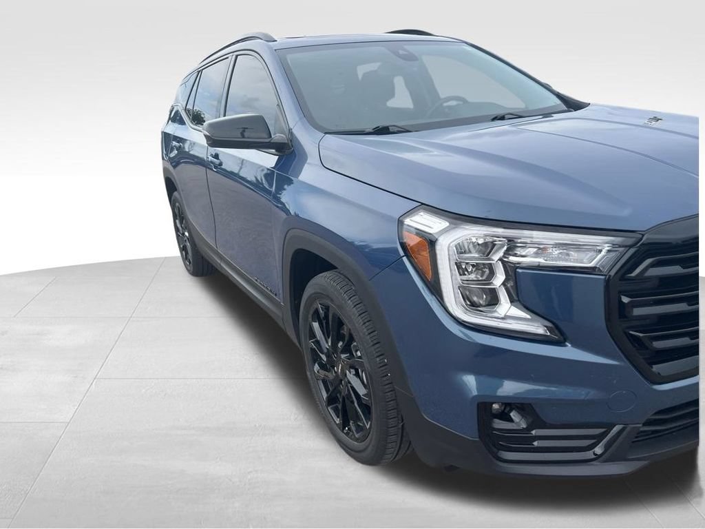 Certified 2024 GMC Terrain SLT w/ Elevation Edition AWD/4WD image 15