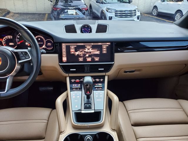 Used 2021 Porsche Cayenne AWD/4WD image 18