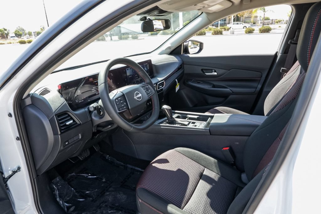 New 2027 Nissan Sentra SR FWD image 15
