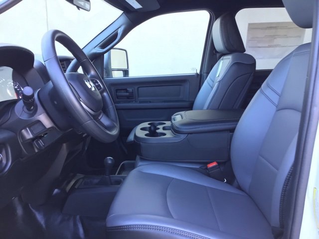 New 2024 RAM 3500 Tradesman w/ Chrome Appearance Group image 15