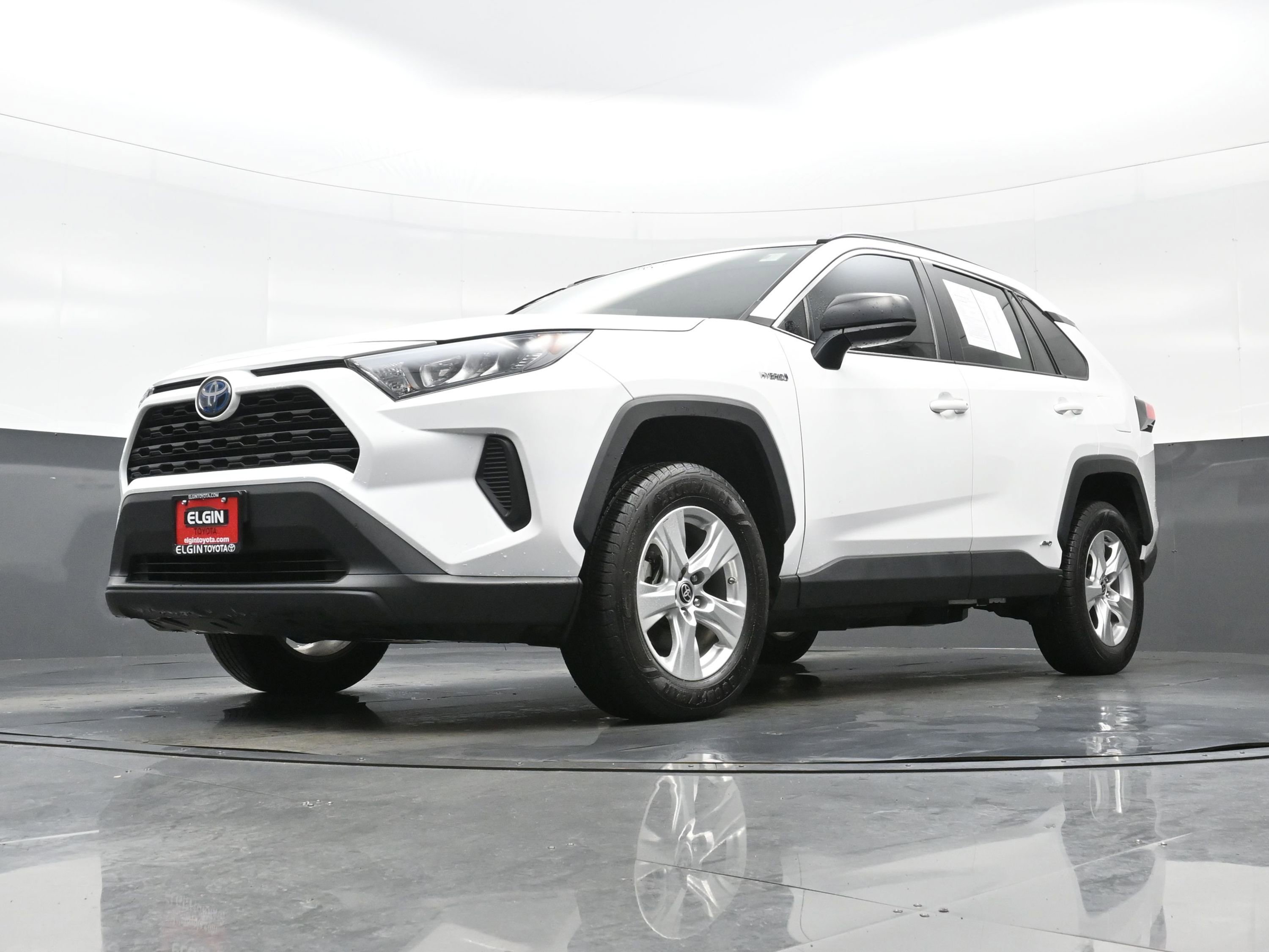 Used 2021 Toyota RAV4 LE AWD/4WD image 26