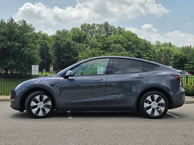 Used 2023 Tesla Model Y Long Range AWD/4WD image 24