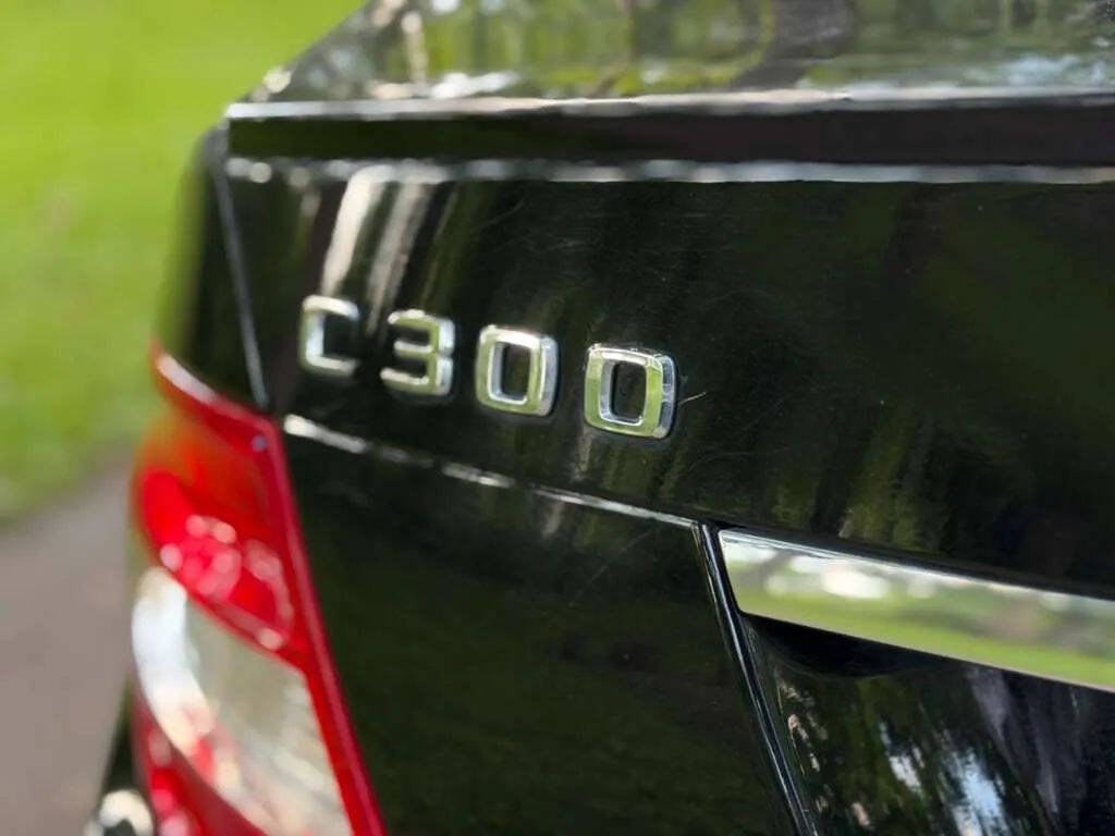 Used 2011 Mercedes-Benz C 300 4MATIC Sedan image 7