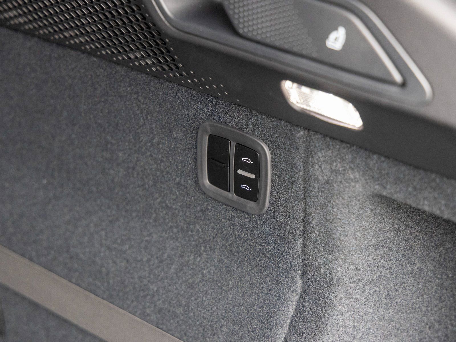 New 2025 Porsche Macan Electric image 46