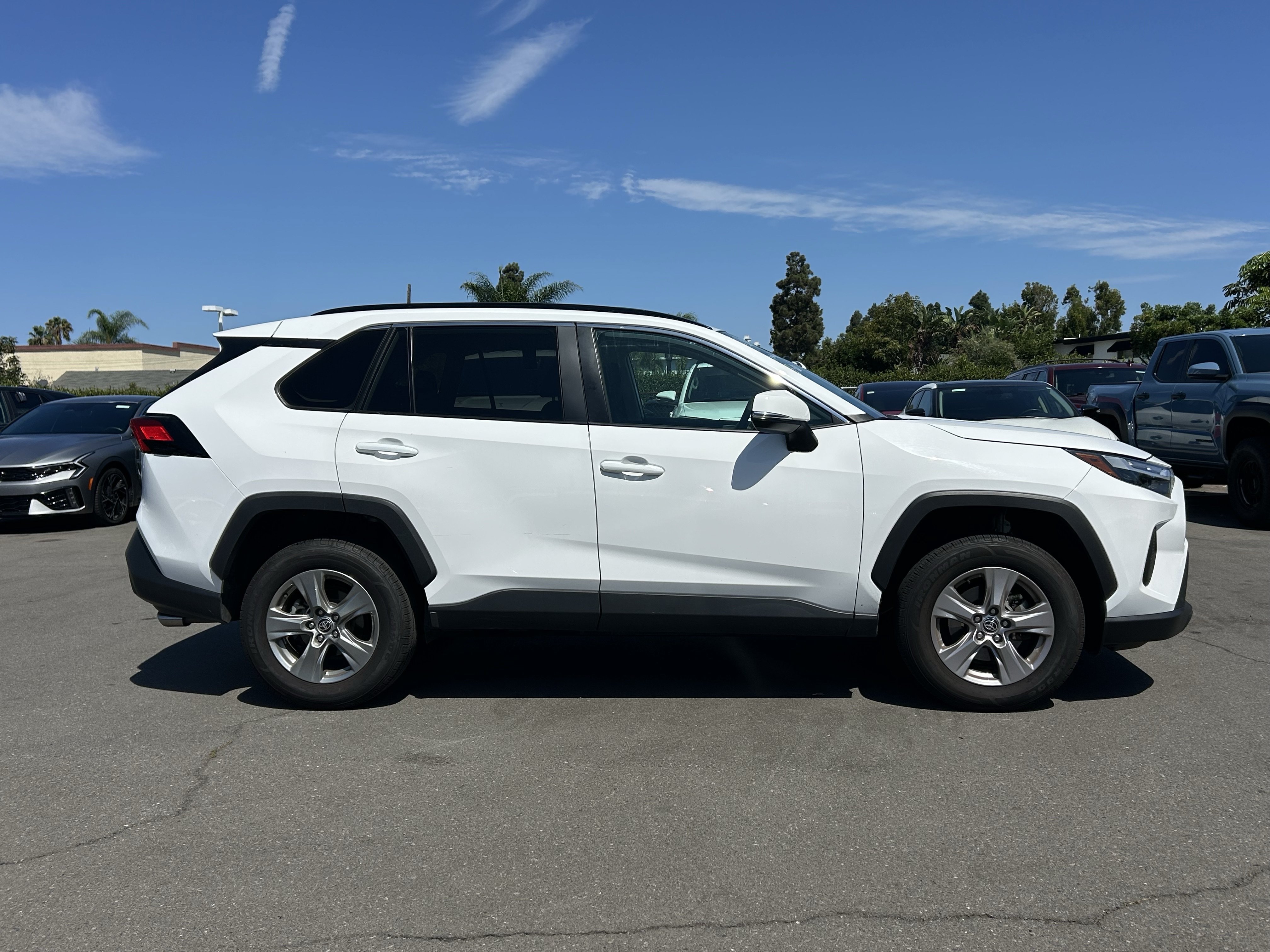 Used 2025 Toyota RAV4 XLE AWD/4WD image 2