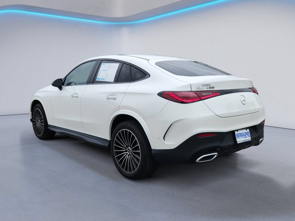 Used 2024 Mercedes-Benz GLC 300 4MATIC image 5