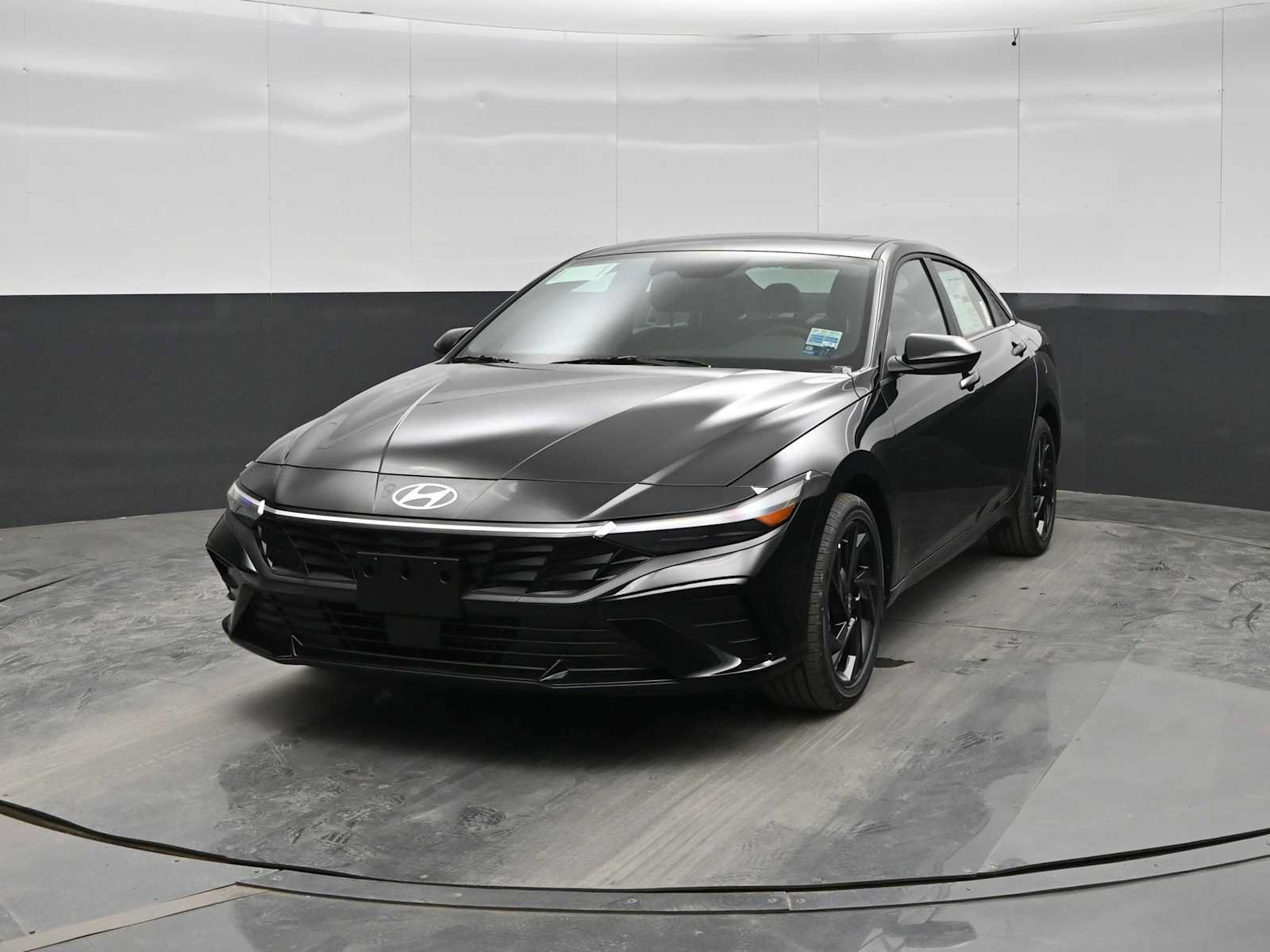 New 2026 Hyundai Elantra SEL Sport FWD image 3
