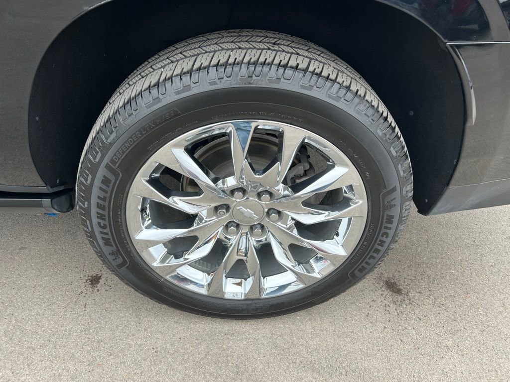 Used 2021 Chevrolet Suburban High Country w/ Premium Package 2 image 14