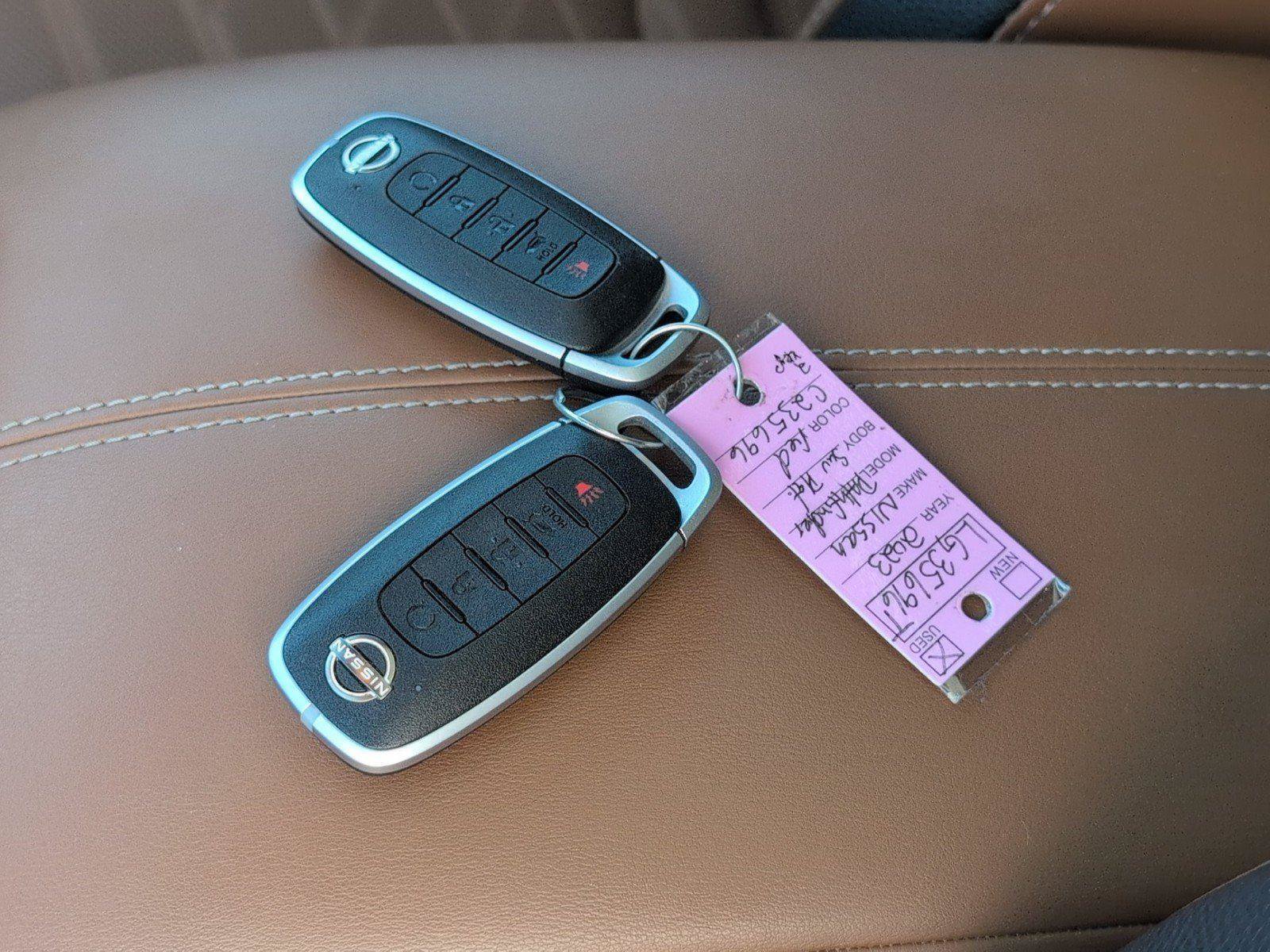 Used 2023 Nissan Pathfinder Platinum FWD image 15